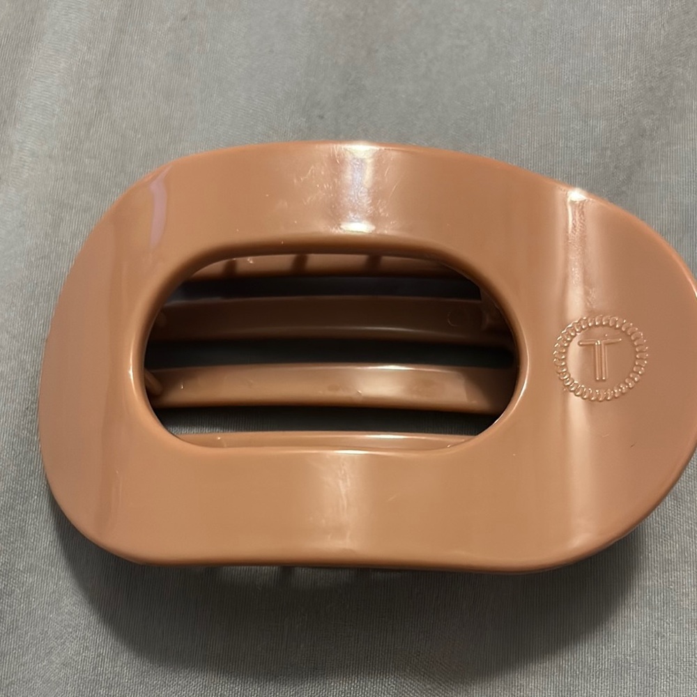 Modern Tan Oval Hair Accessory